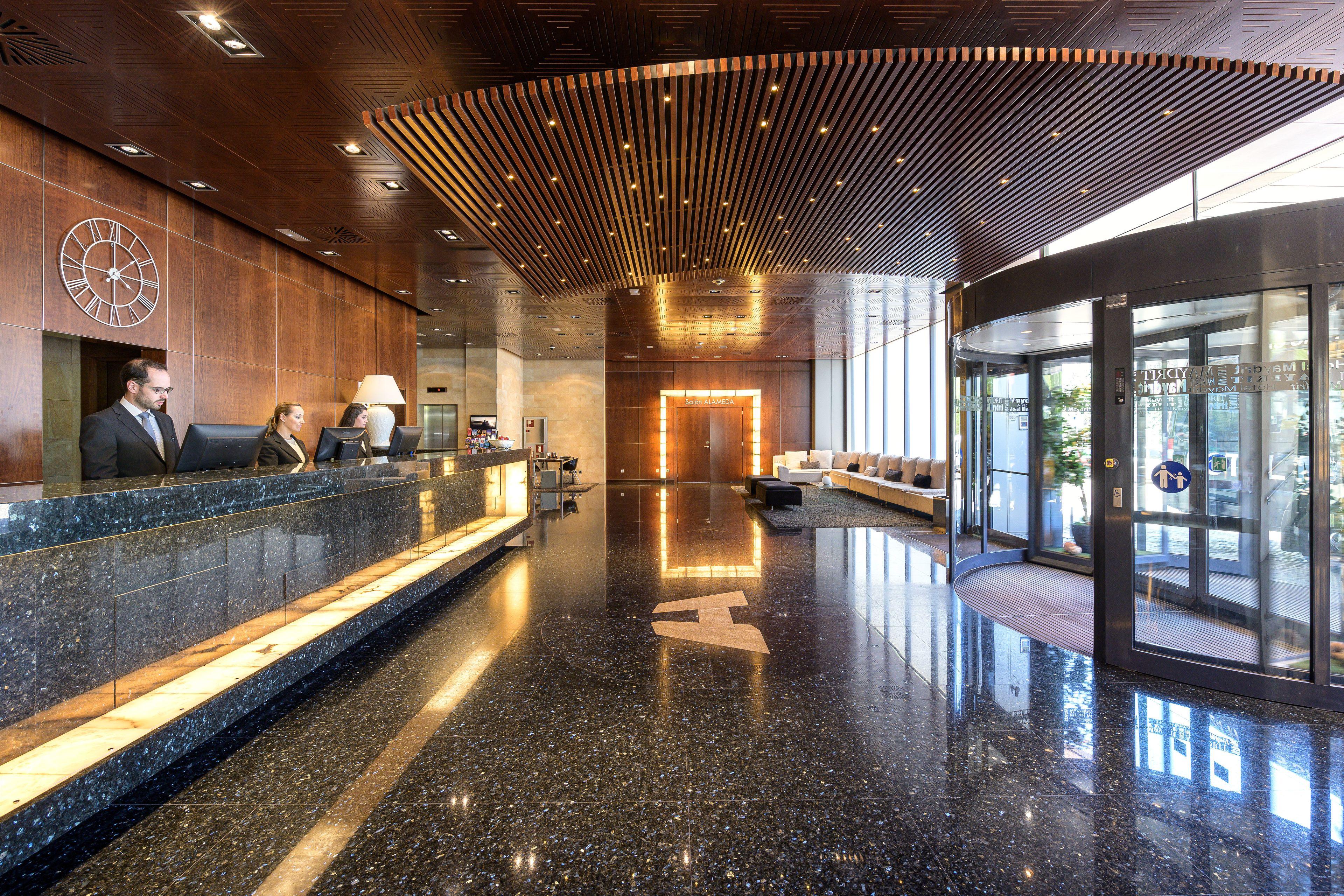 Hotel Maydrit Airport — Foto’s 1